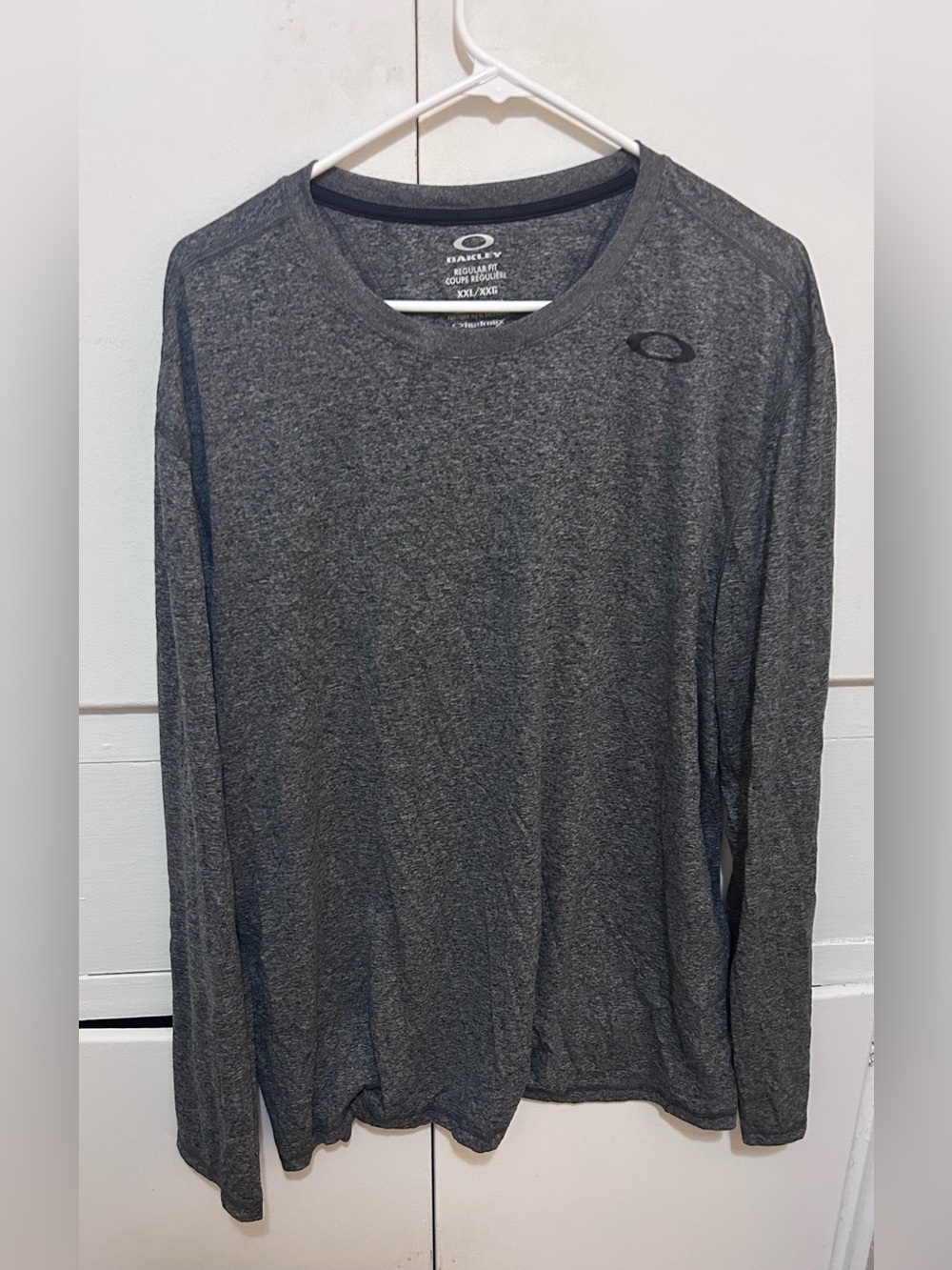 Oakley mens size 2XL long sleeve shirt
